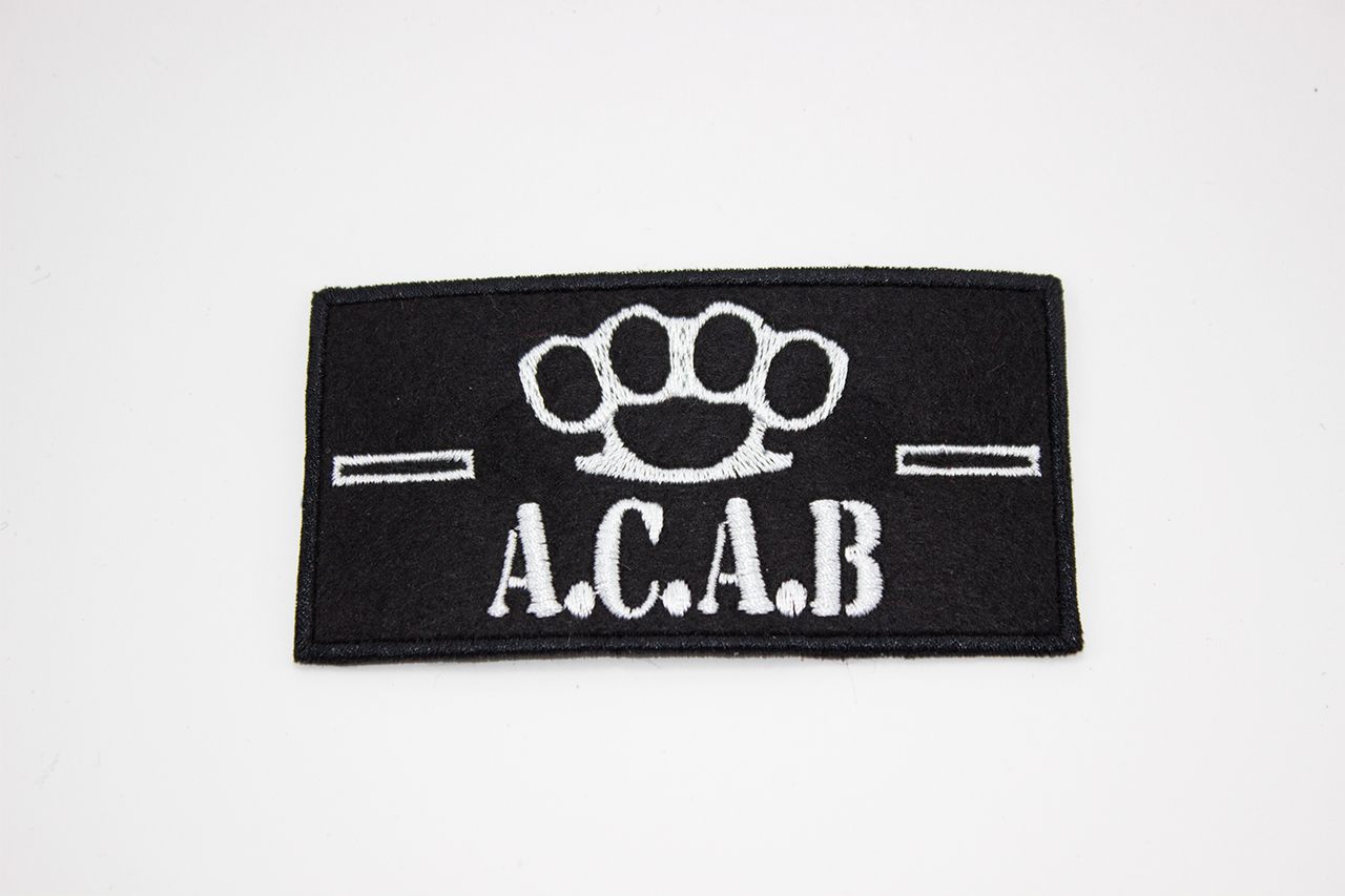 Патч A.C.A.B с кастетом + 2 пуговицы